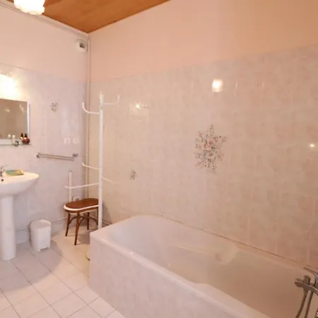 Holiday home Maison De Caractere A Val D'arcomie - 10 Pers., 200 M², Jardin, Cheminee, Proche Saint-flour - Fr-1-742-226 *